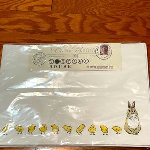 NWT - Vintage House 6-Piece Placement Set 🐇🐥